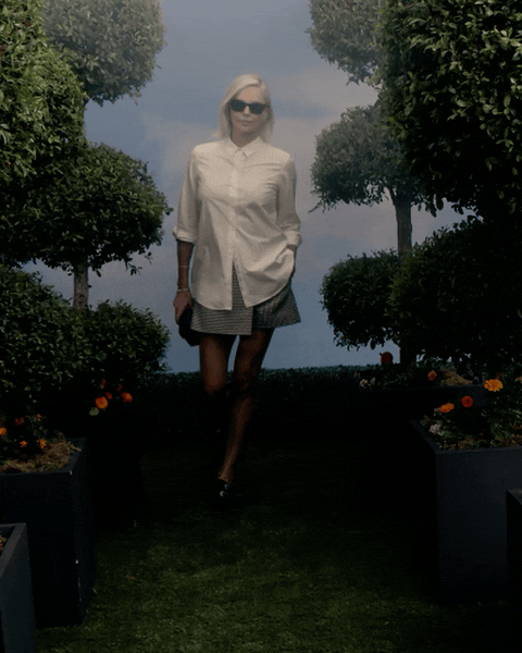 Veuve Clicquot - Charlize Theron.gif