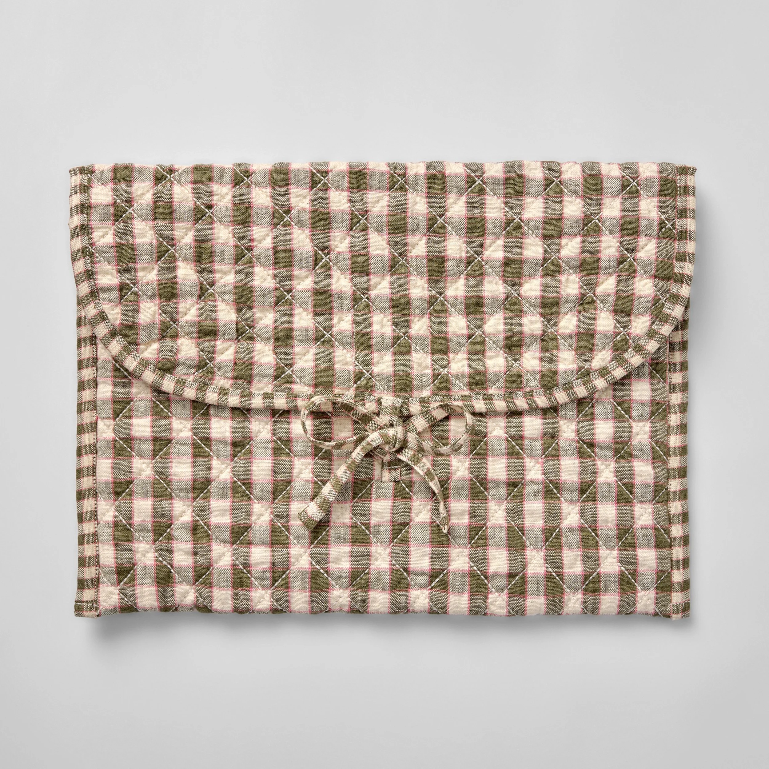 Gingham quilted laptop case, olive