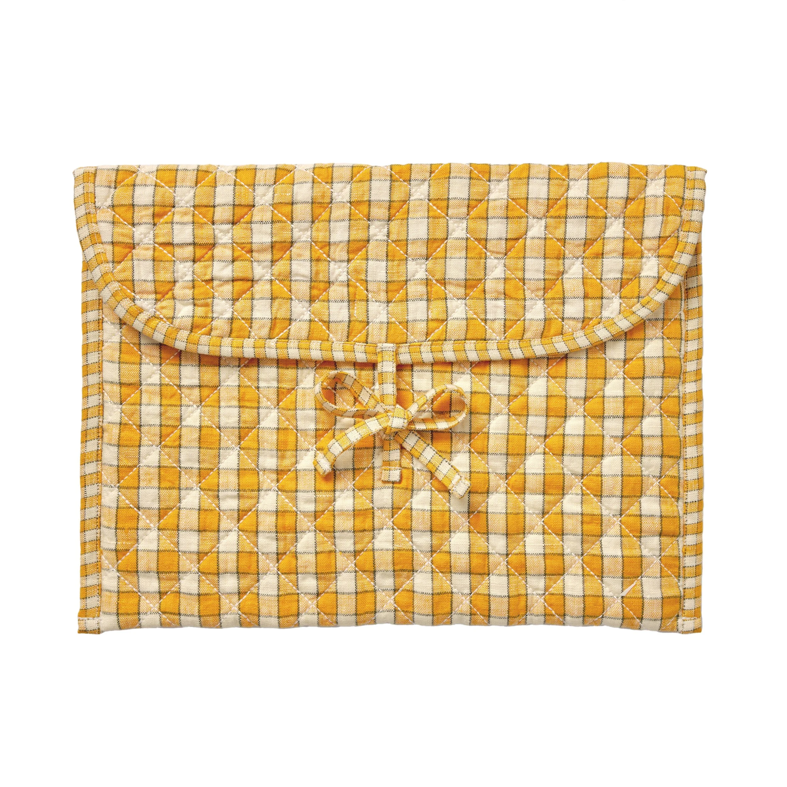 Gingham quilted laptop case, apricot