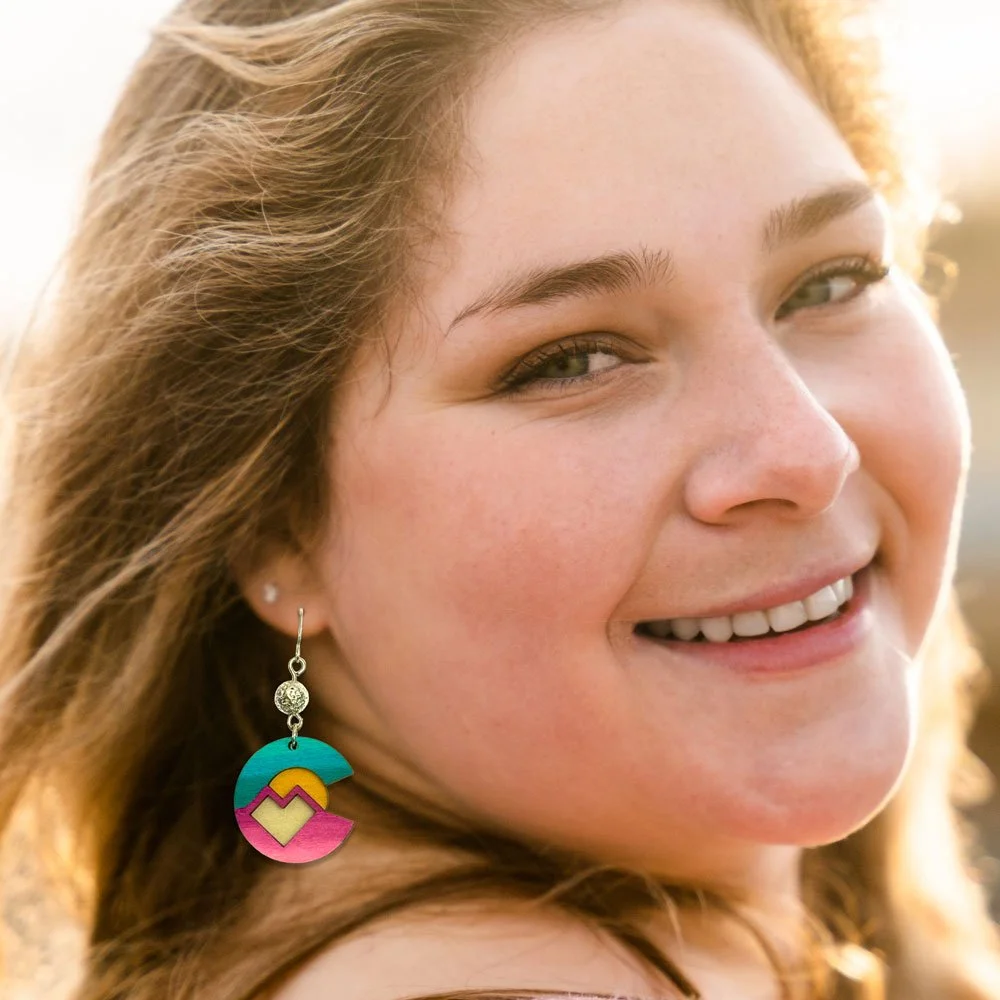 woman-colorado-love-earrings-2632.jpg