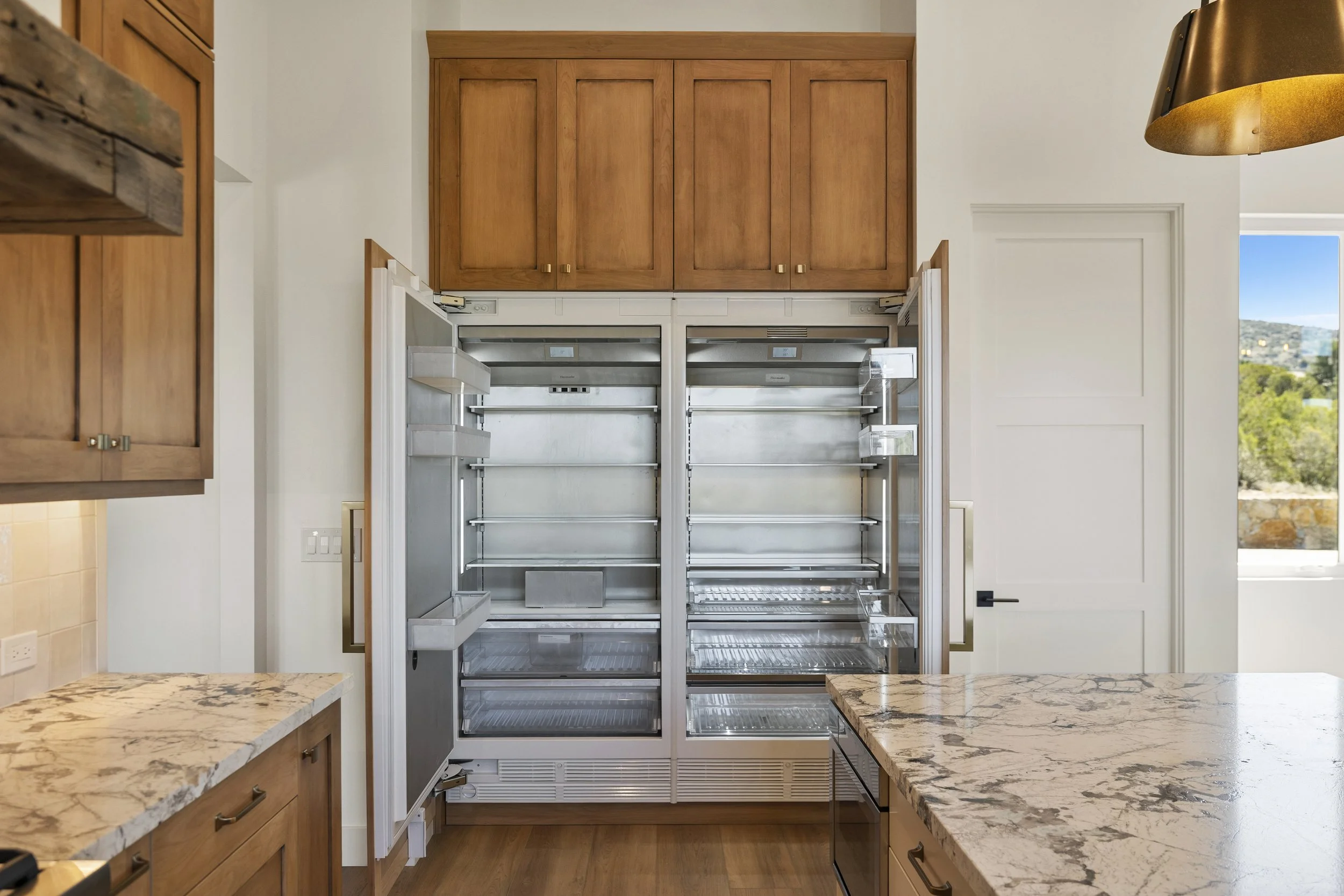 Photo by Jenn Lueck, Interiors by  Linda Hughes
