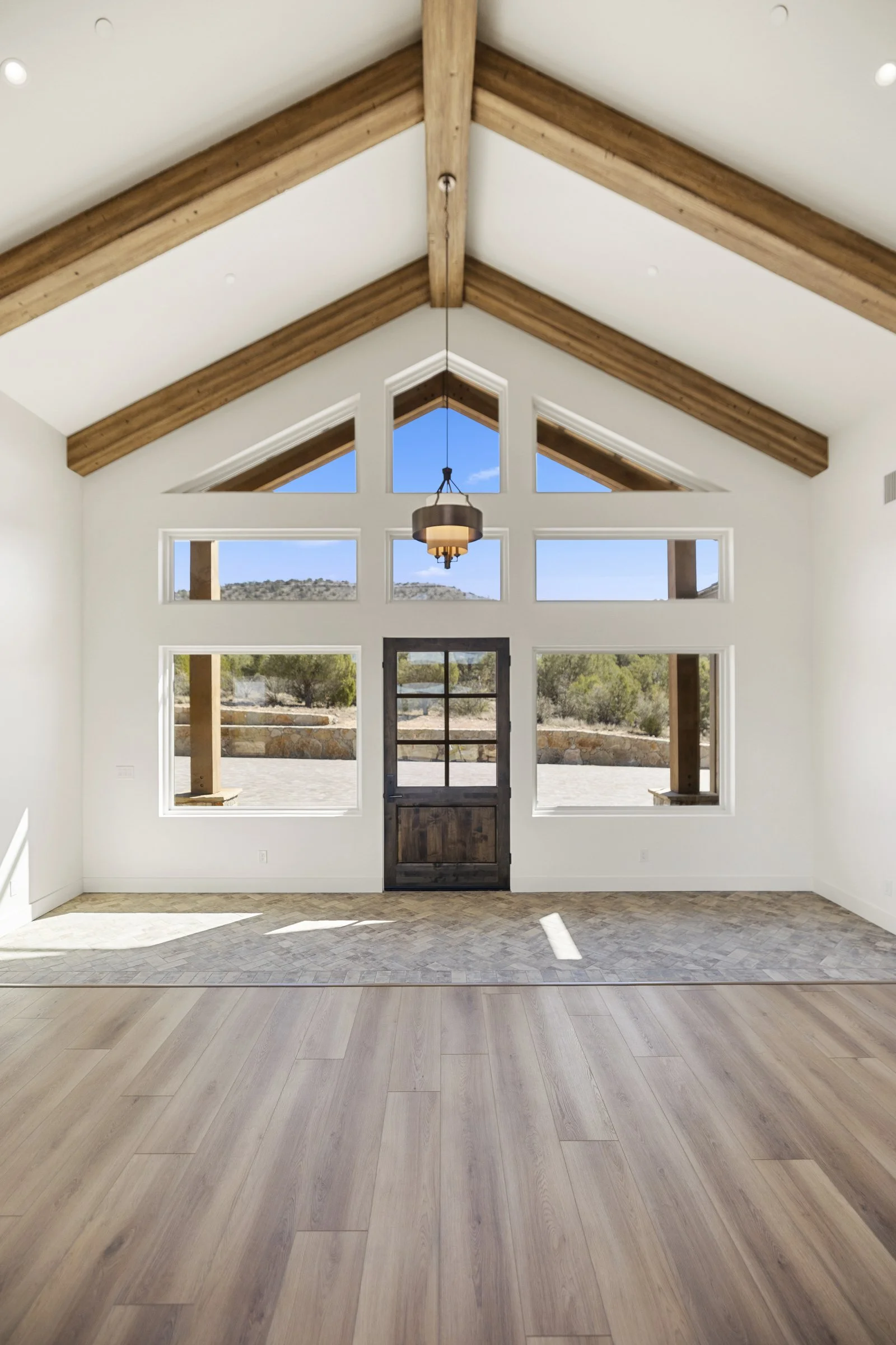 Photo by Jenn Lueck, Interiors by  Linda Hughes