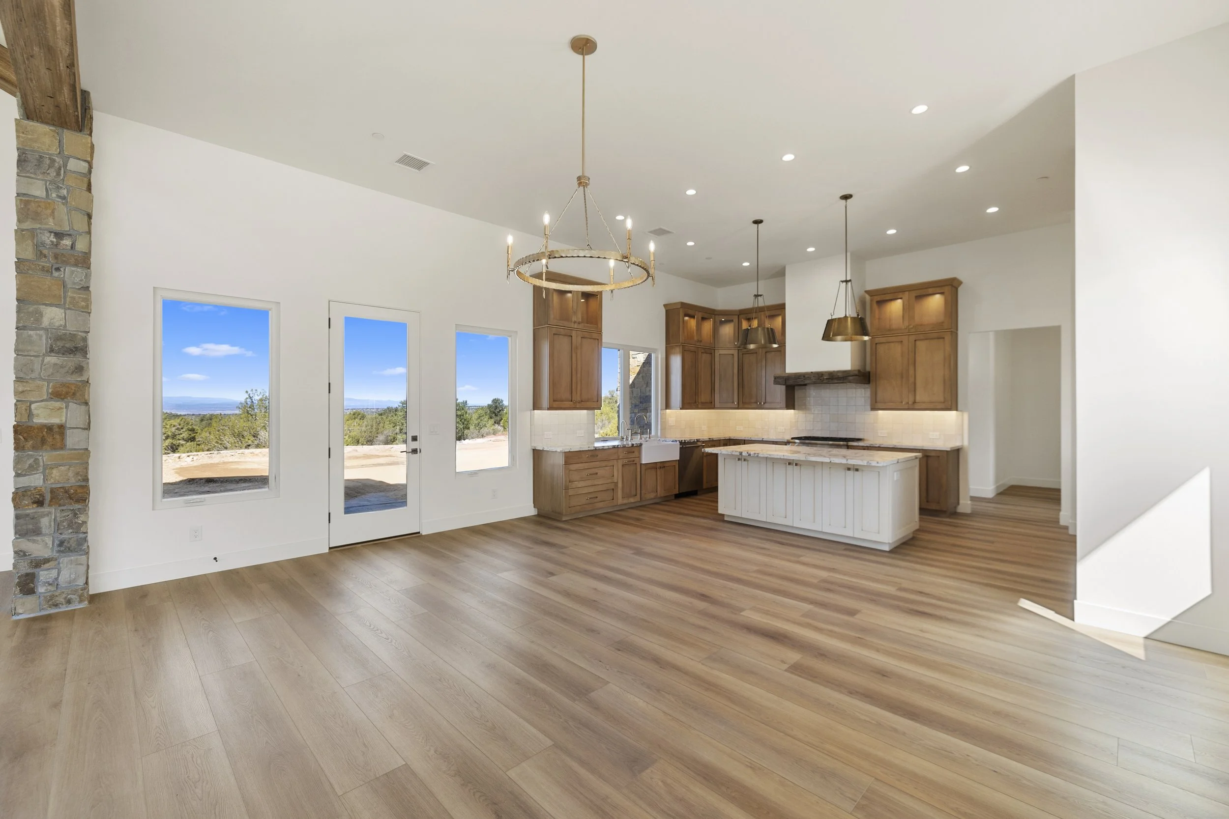 Photo by Jenn Lueck, Interiors by  Linda Hughes