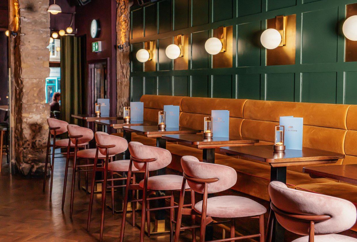cc-blooms-restaurant-seating-green-panelling-edinburgh.jpg