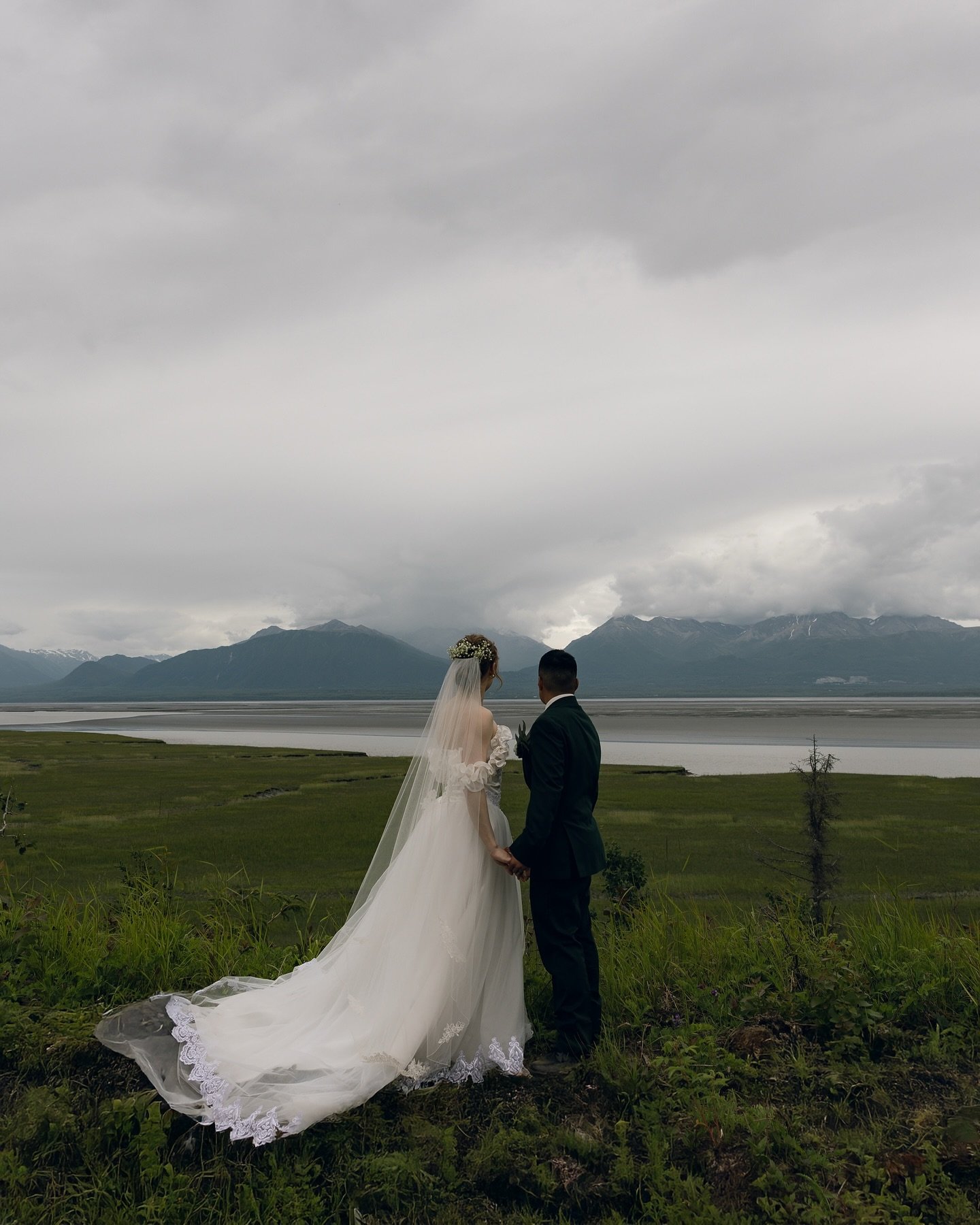 Arielle + Tracey 🏔️
Oh my god guys. The way I miss Alaska so bad!!!! Celebrating Arielle and Tracey was the easiest thing ever and I&rsquo;m so thankful to have gotten to know them + watch them say yes to forever.
THIS IS YOUR REMINDER THAT I AM WHE