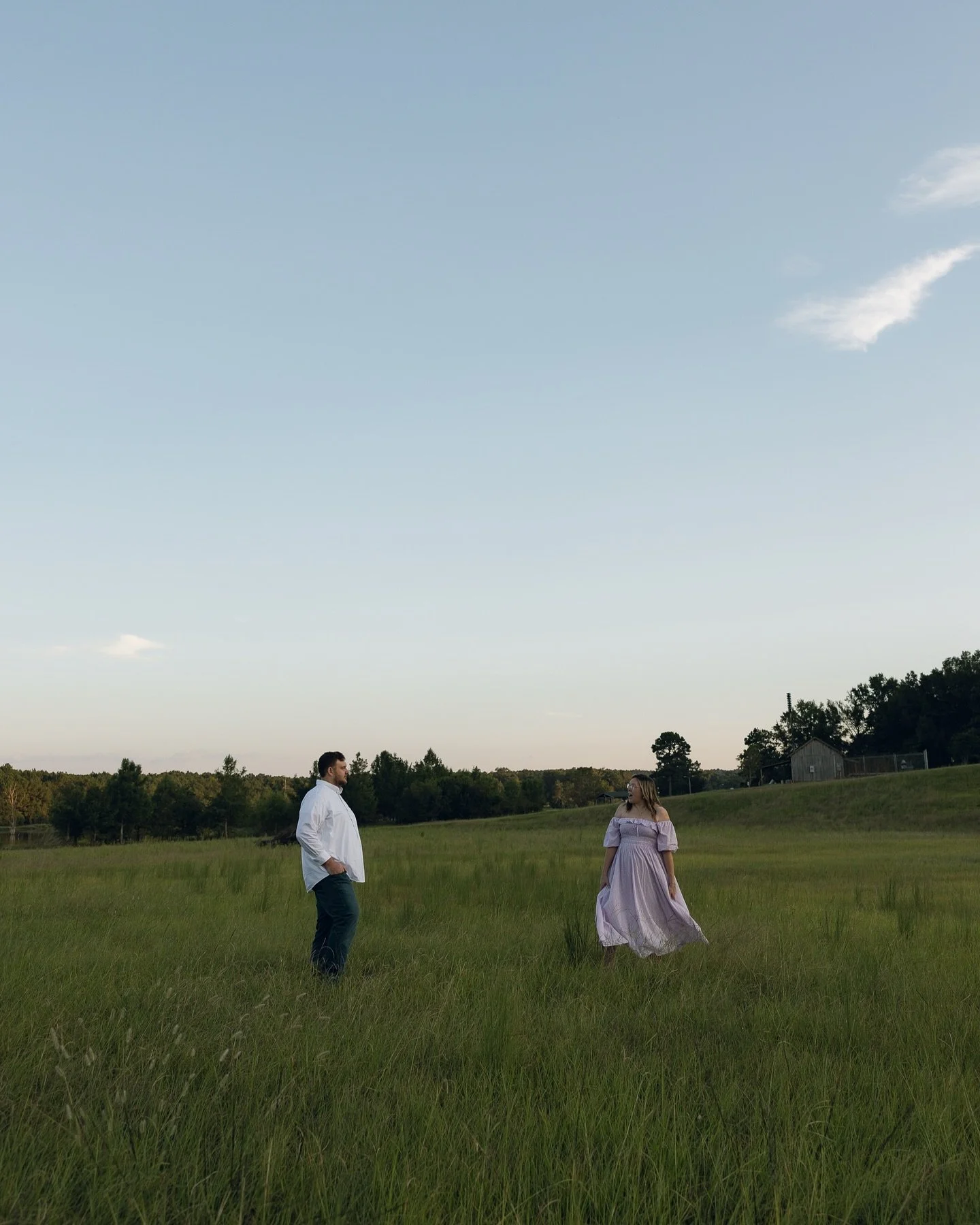 Jennifer + Jesse 🧺
Dancing around the field, dreaming of their baby girl