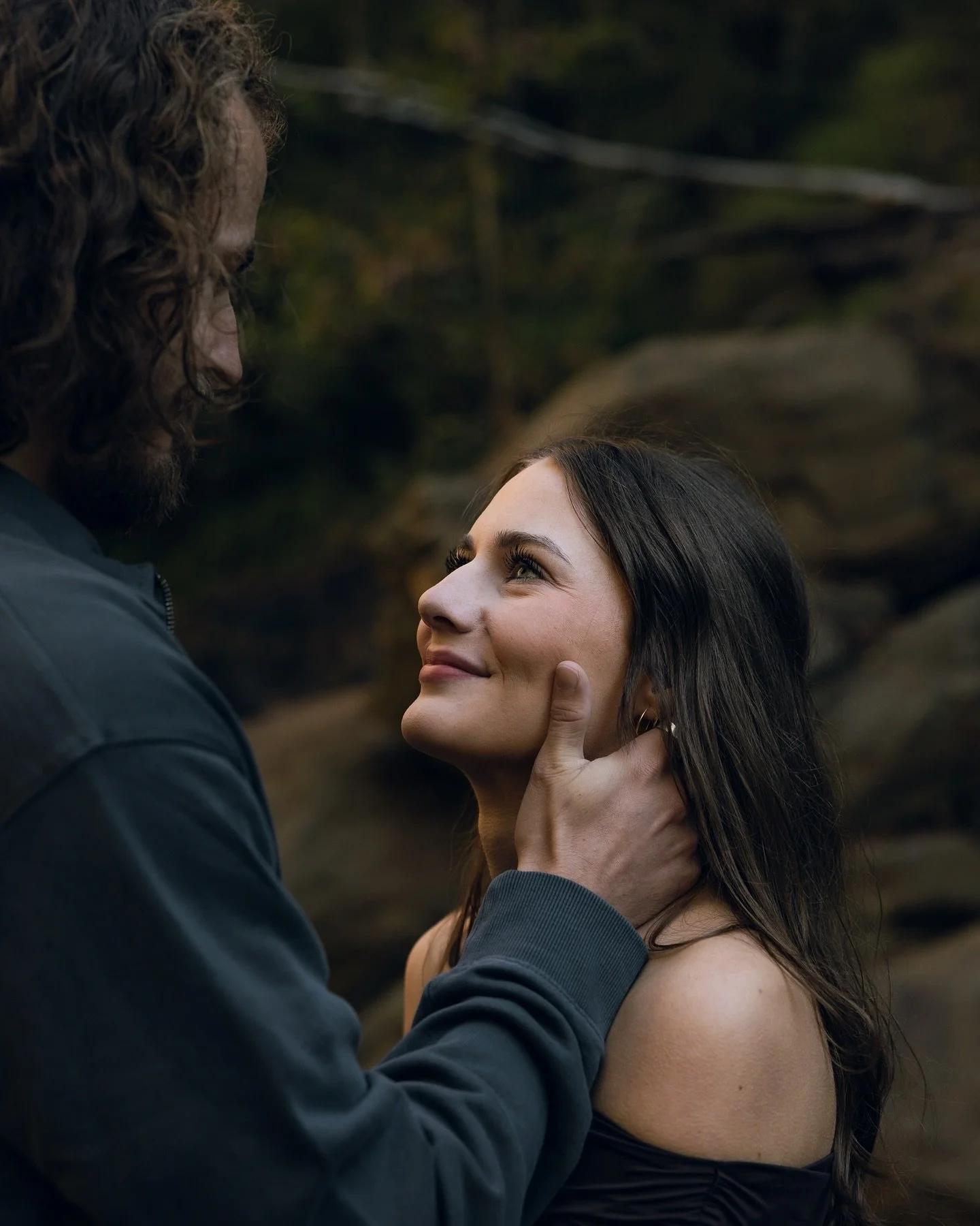 Isabella + Tyler 🫧
A quiet engagement session by the falls. 
I&rsquo;m always down for some cool scenery and even a little hike to get you the photos of your dreams 🌟

Key words:
Story telling, Cinematic, Documentary Style, Film, Candid, Photograph
