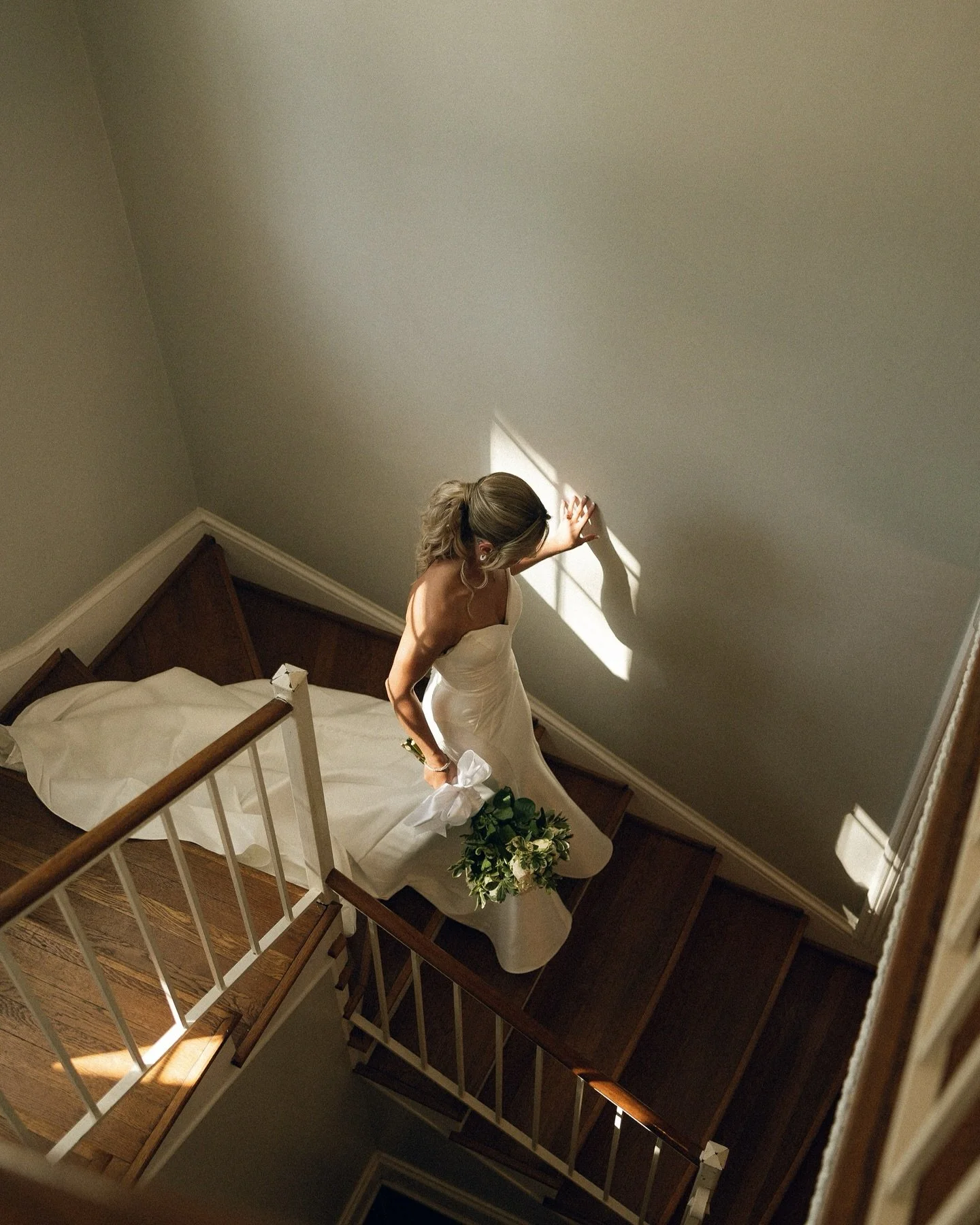 Sydney + Gannon 🦢
The most perfect day for the most perfect couple. 

Photo | @jaimeegriffinphotography 
Video | @bishopfilmandphoto 
Venue | @thebricehouse 
HMUA | @envyxabby @_meg97 
Spray tan | @904.bronze 
Dress | @blushbridal_ne 
Florals | @thi
