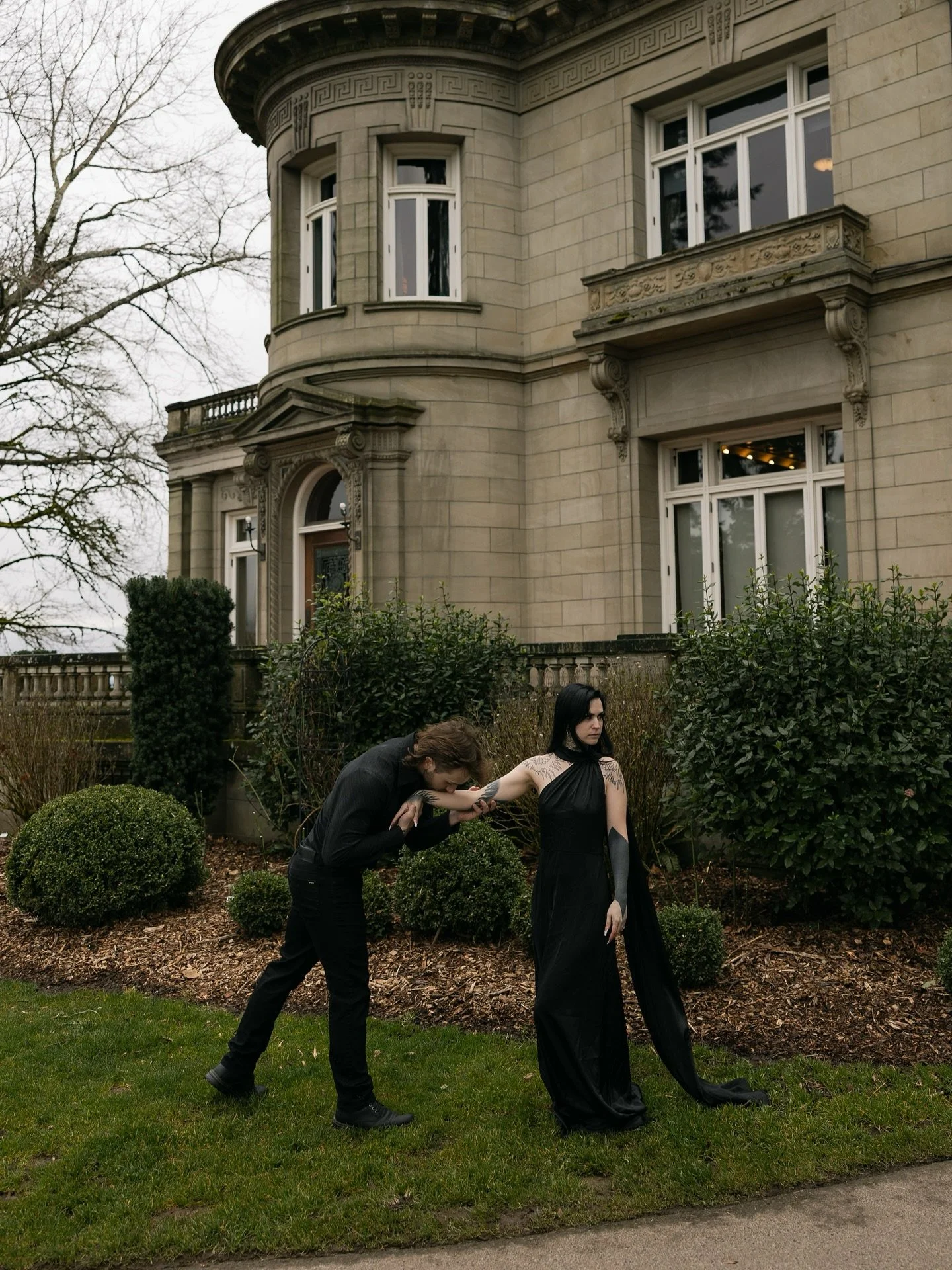 Natalie + Grady 🌙
Straight out of a romance novel. Absolutely in love with their engagement photos 🖤

Key words:
Story telling, Cinematic, Documentary Style, Film, Candid, Photographer, PNW photographer, Oregon photographer, Dreamy, Couples photogr