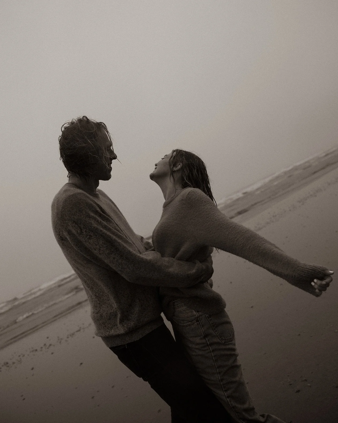 Caught in the rain with Lanie and Josh!!!!! 🌧️

Key words:
Story telling, Cinematic, Documentary Style, Film, Candid, Photographer, PNW photographer, Oregon photographer, Dreamy, Couples photographer, Couples photoshoot, Engagement, Wedding photogra