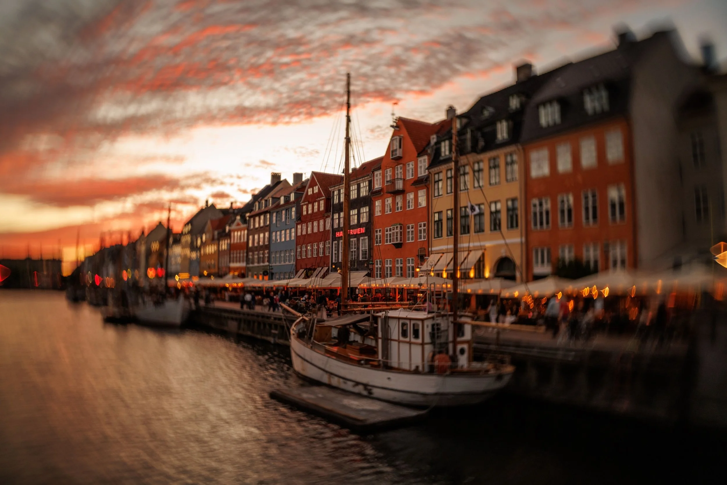 Copenhagen doing the swirl thing 🌀

Nyhavn, Marmorkirken, and a random corner by Kongens Nytorv &mdash; all on the Petzval 27mm. That bokeh just hits different.

More on my site &mdash; link in bio 👆

#petzval #lomography #copenhagen #nyhavn