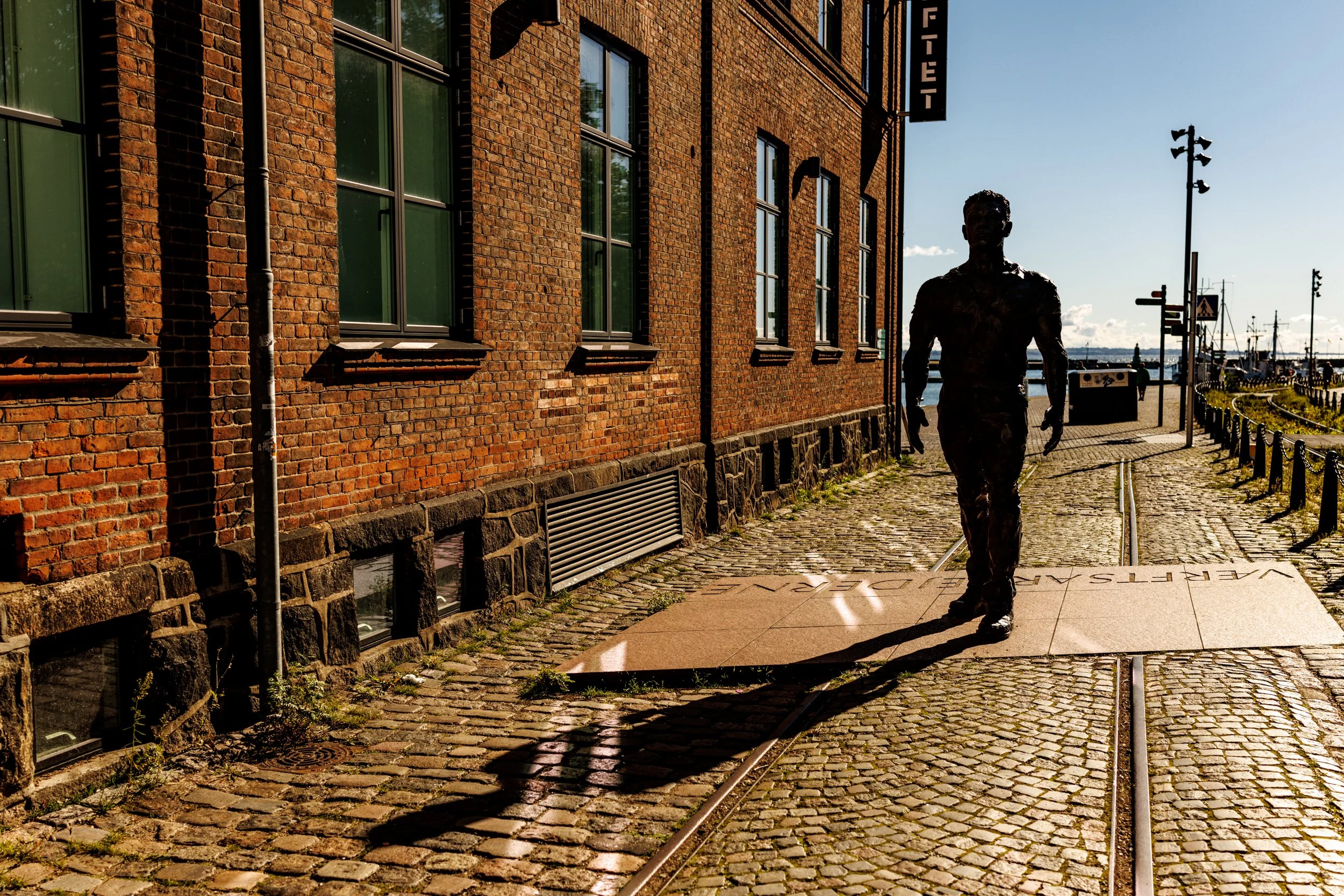 The Shipyard Workers, Hans Pauli Olsen, 2014 -  Helsingør