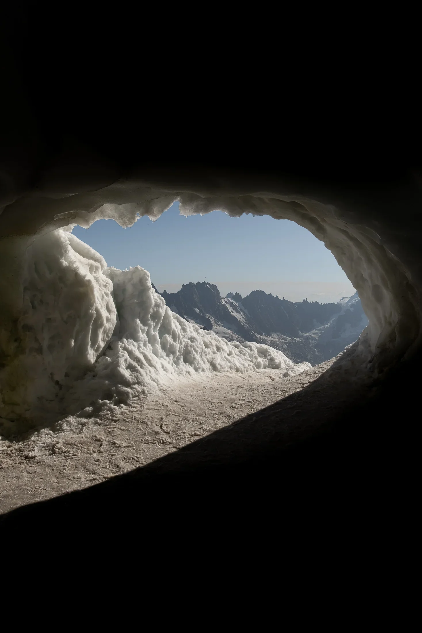 Snow_cave.webp