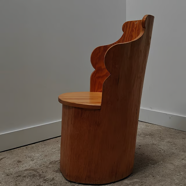 Tree trunk kubb chair with classic lines 3.png