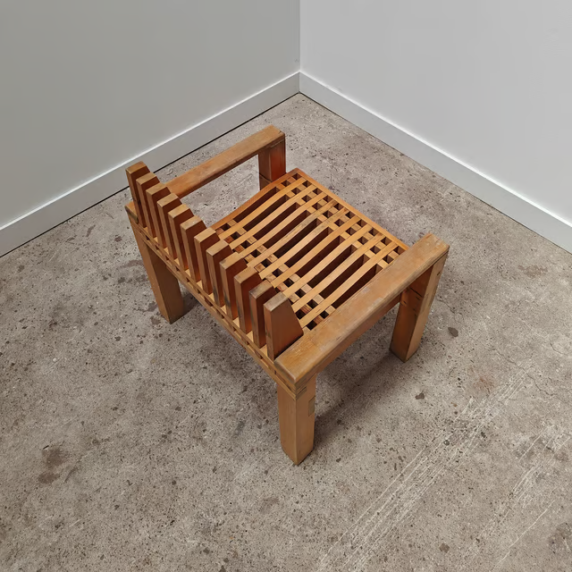 Unique architectural sculptural armchairs 9.png