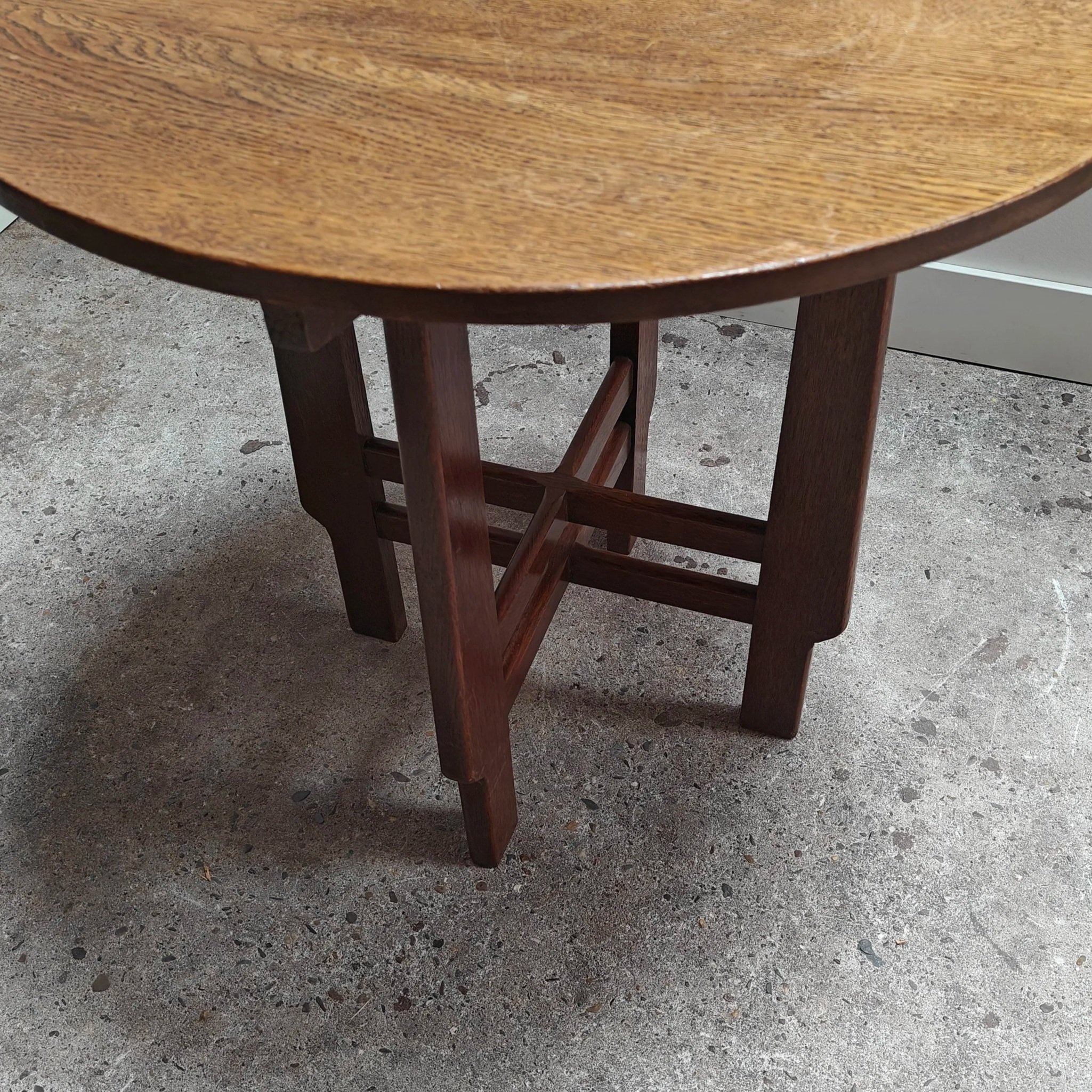 Art+Deco+side+table+with+double+support+design+feature+2.jpg