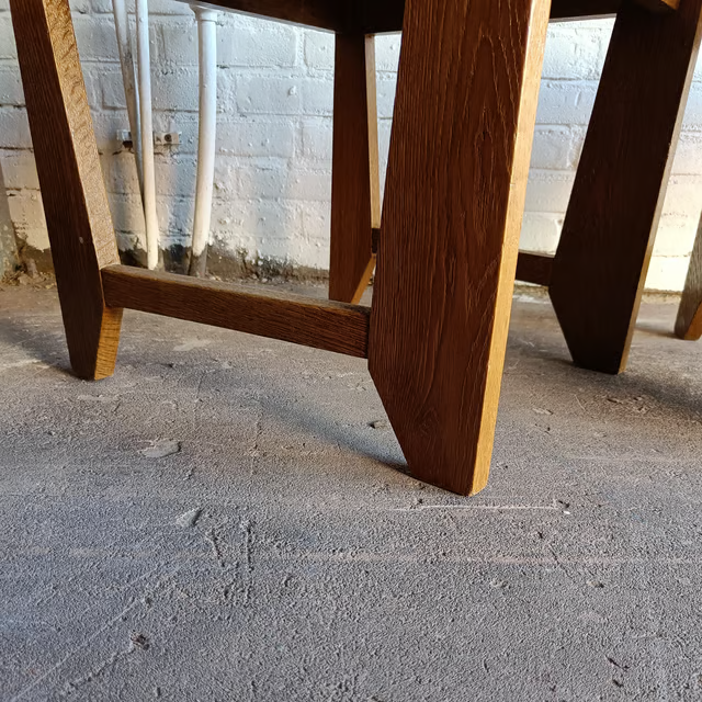 Pair of four oak chairs Haagse school 6.png