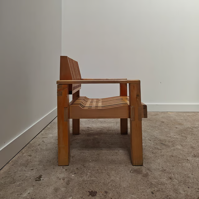 Unique architectural sculptural armchairs 2.png