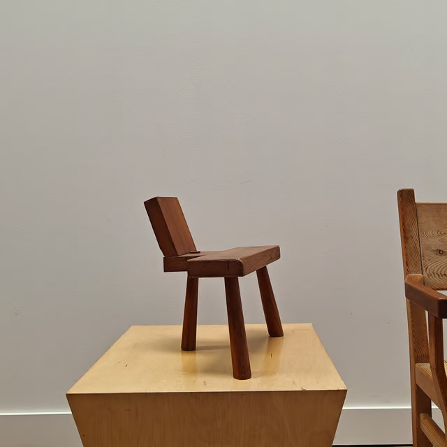 Decorative low three-legged stool 3.png