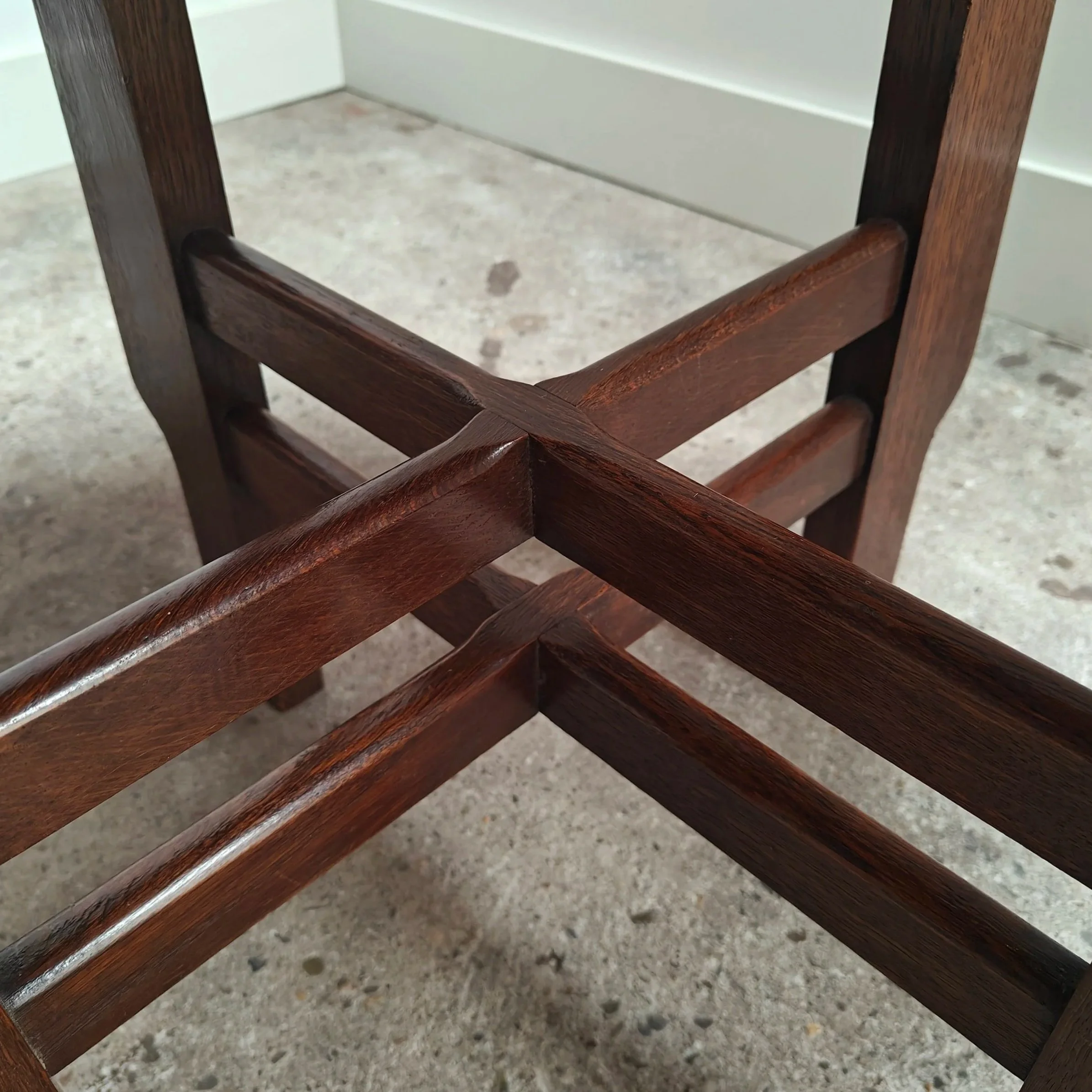 Art+Deco+side+table+with+double+support+design+feature+5.jpg