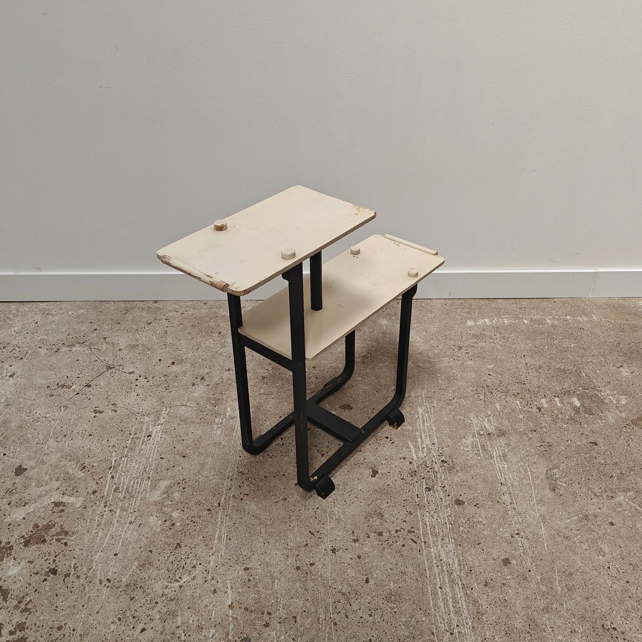Constructivist+shelf+stand+by+Andr%C3%A9+Groult+8.jpg