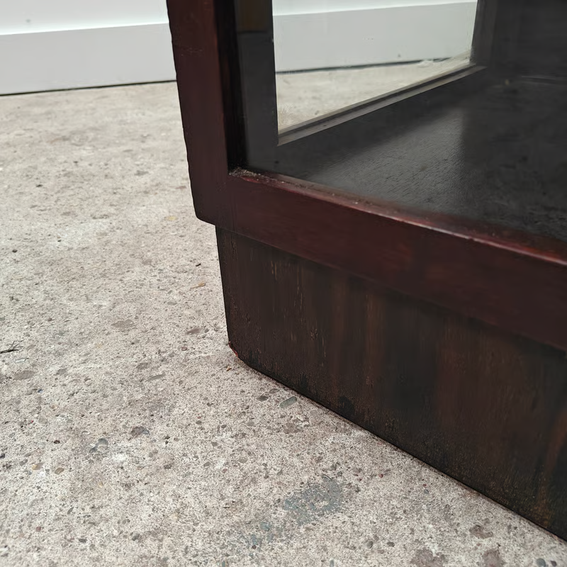 Dark asymmetrical Haagse school, corner cupboard 6.png