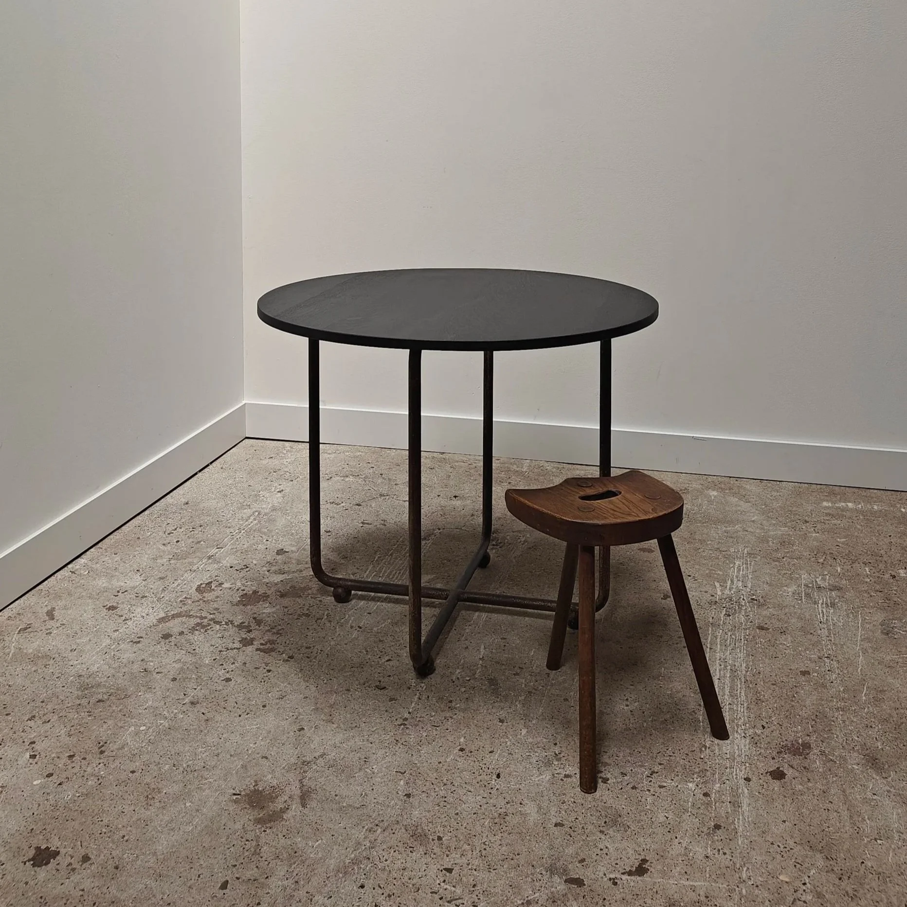 Tubular+sidetable+with+ball+feet+and+black+oak+top+1.jpg
