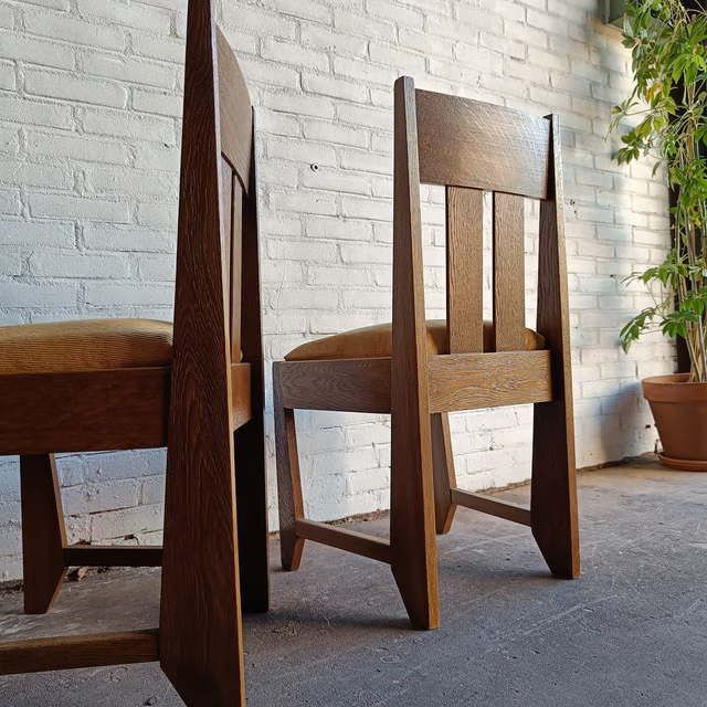 Pair of four oak chairs Haagse school 2.png