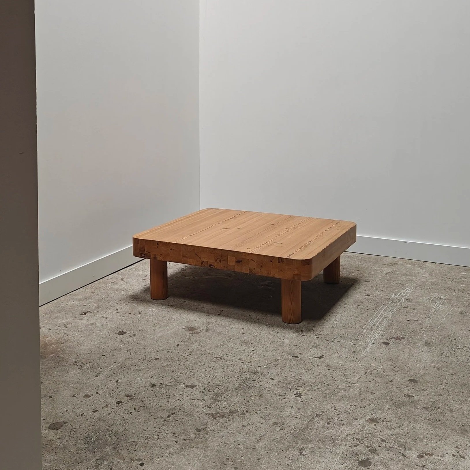 Solid+pine+coffee+table+100x100+1.jpg