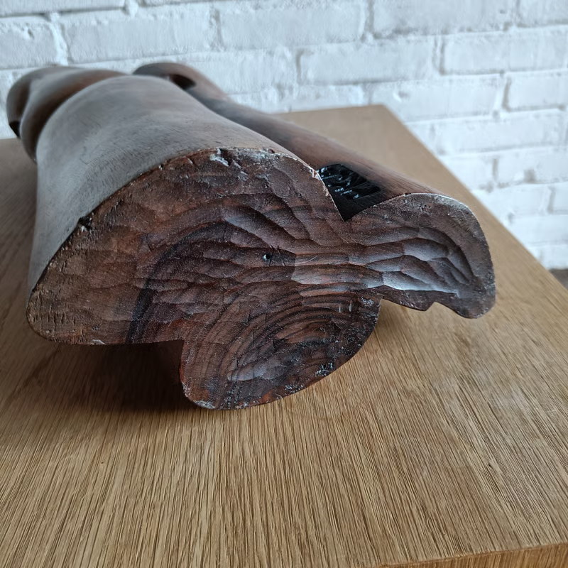 Old handmade wooden sculpture 5.png