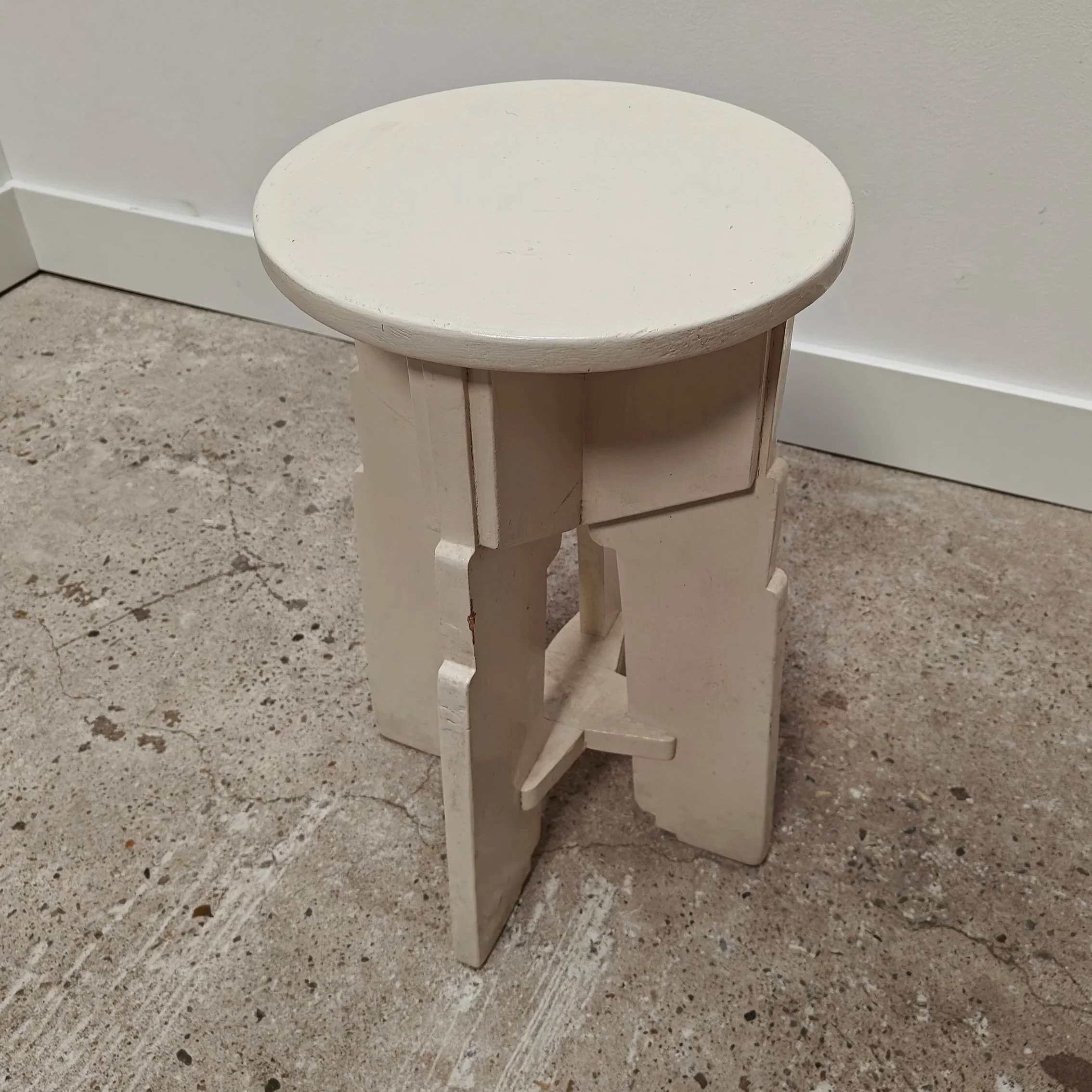 Amsterdam+school+of+white+stool+6.jpg