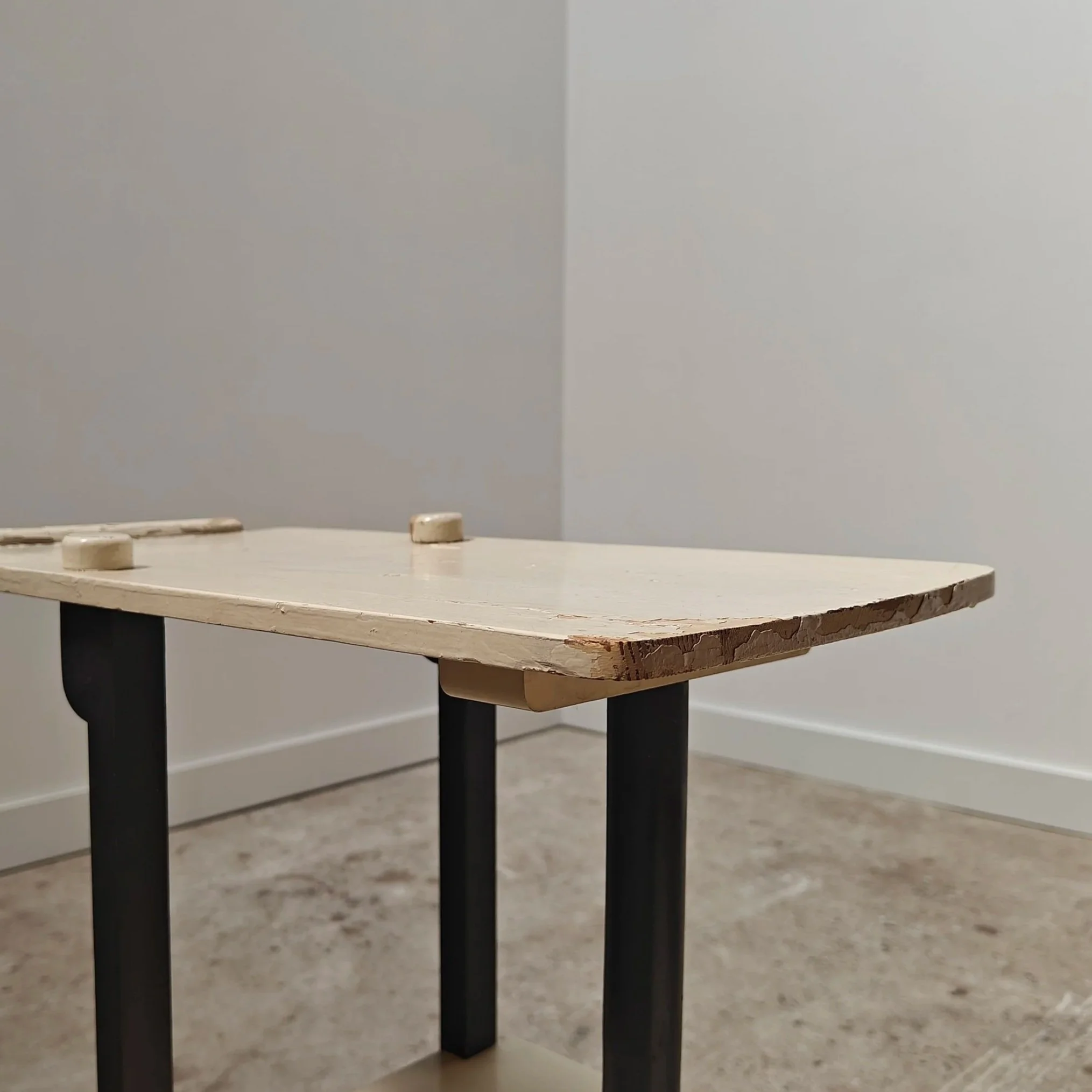 Constructivist+shelf+stand+by+Andr%C3%A9+Groult+4.jpg