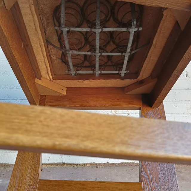 Pair of four oak chairs Haagse school 8.png