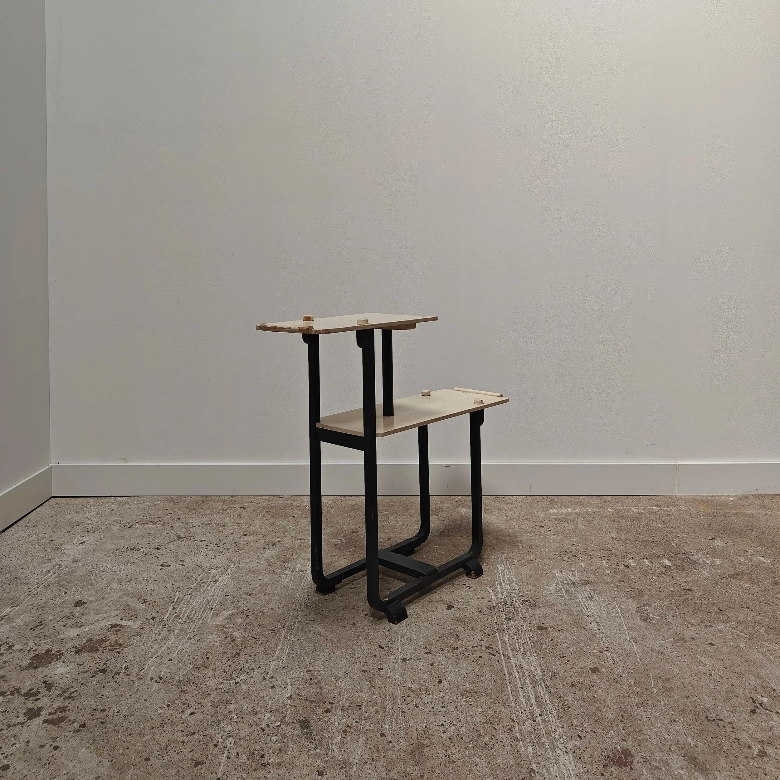 Constructivist+shelf+stand+by+Andr%C3%A9+Groult+7.jpg