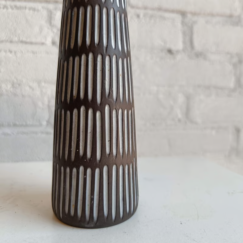 Collection vintage Scandinavian vases 10.png