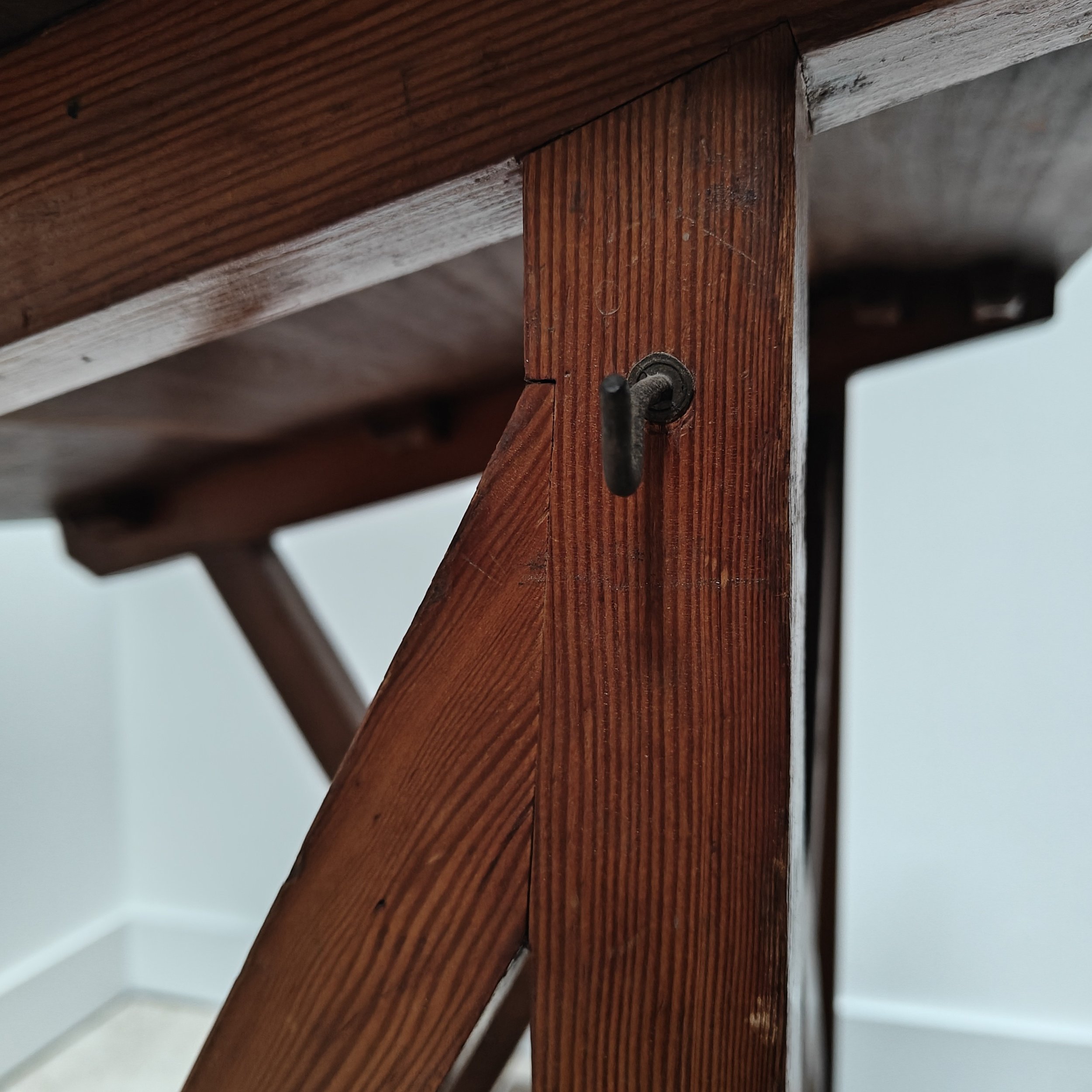 lectern with arts and crafts feel 4.jpg