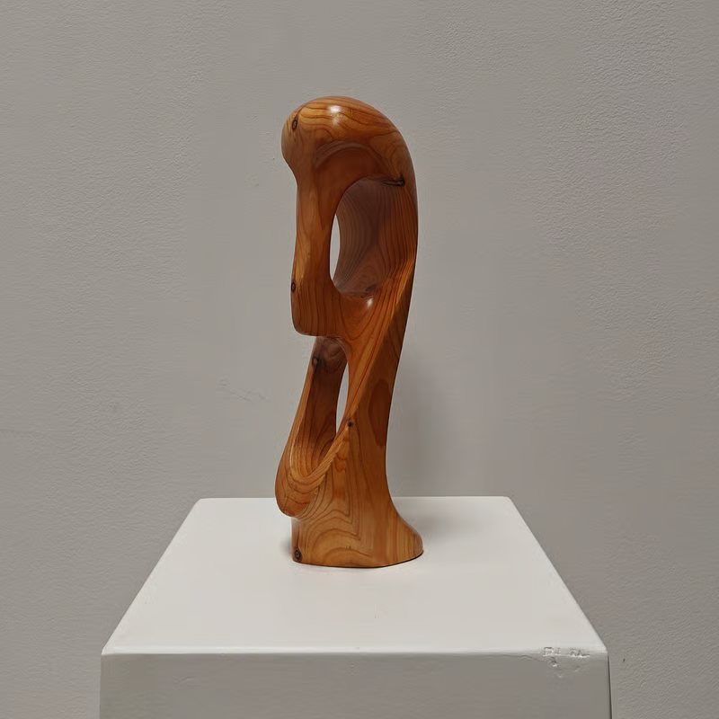 Blond wooden sculpture 3.png