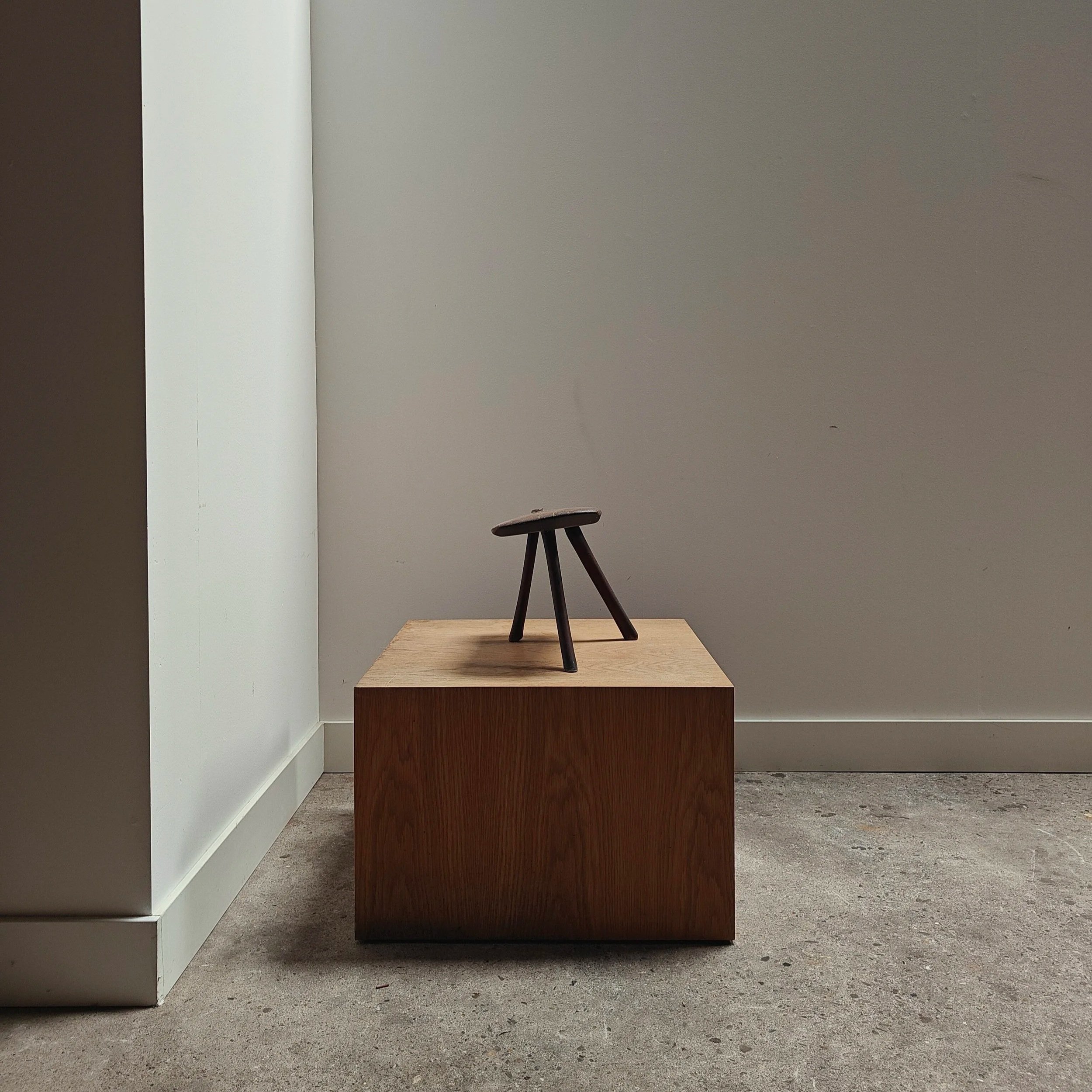 Antique+farmers+stool+6.jpg