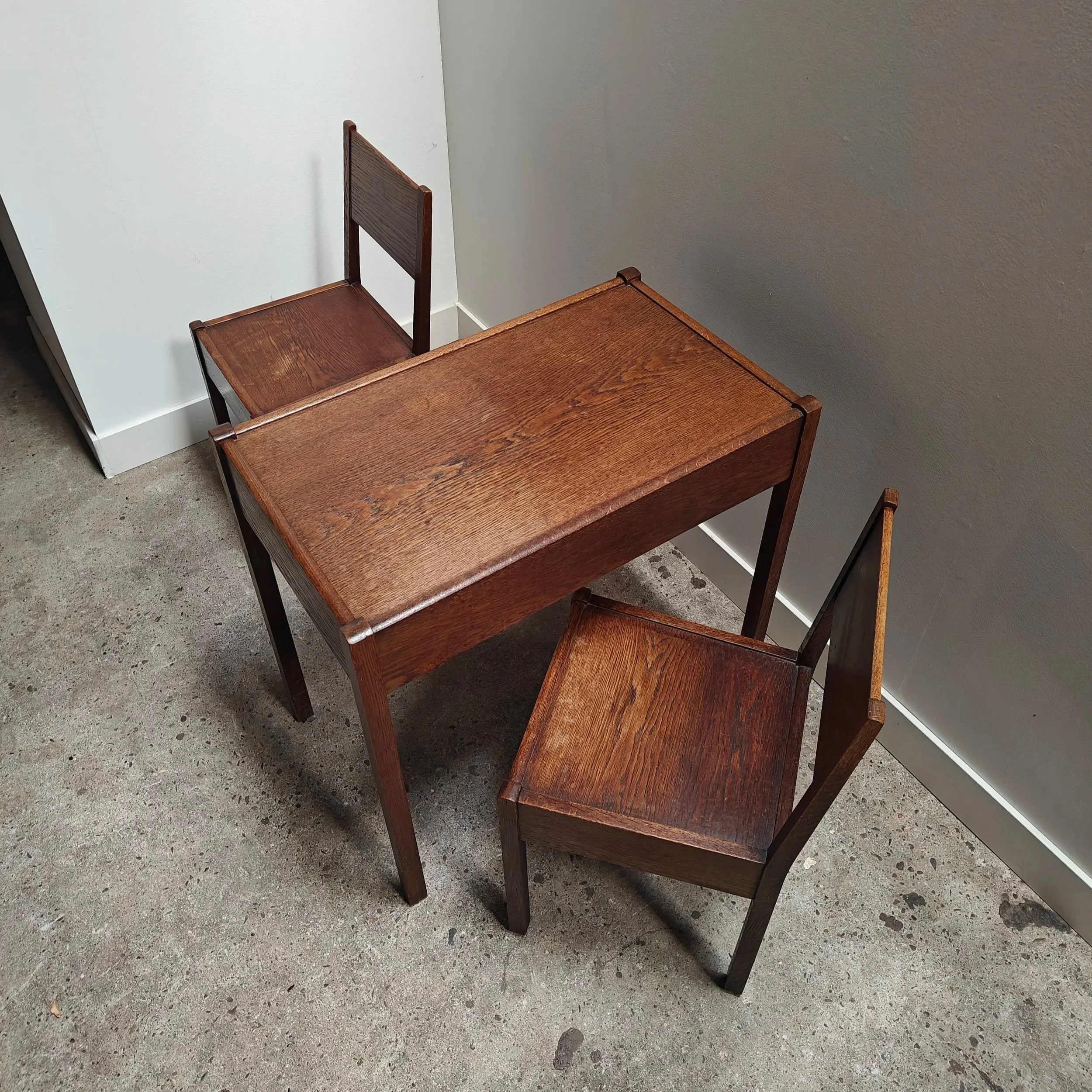 LOV+muntendam+side+or+accent+table+with+two+chairs+oak+plywood+13.jpg