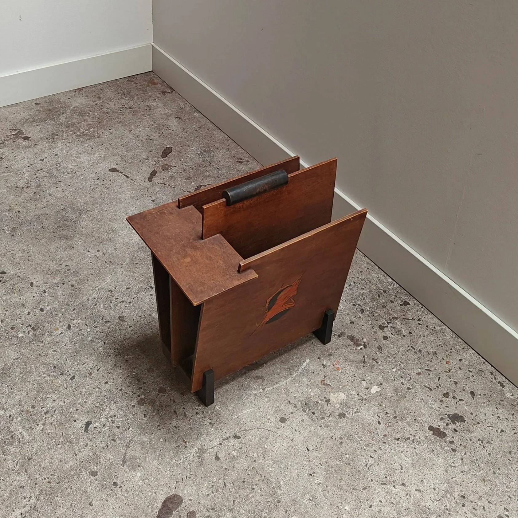 Conrad+Fehr+magazine+rack+1920%27s+1.jpg