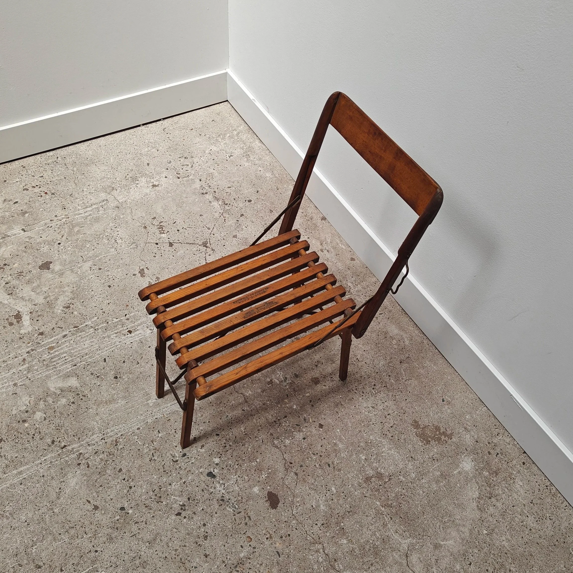 French+folding+park+chair+from+the+1930s+10.jpg