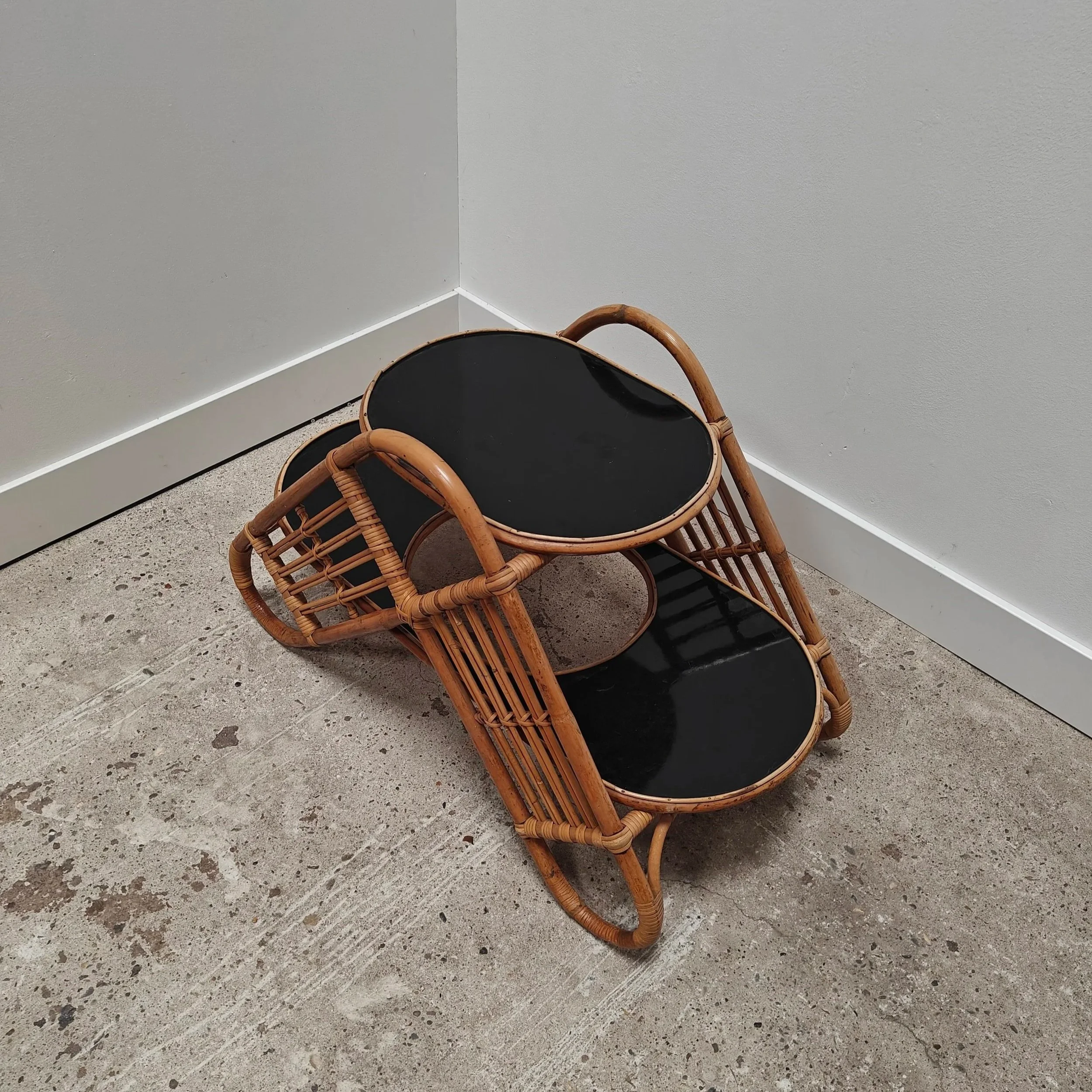 Triangle+shape+rattan+and+black+sidetable+3.jpg