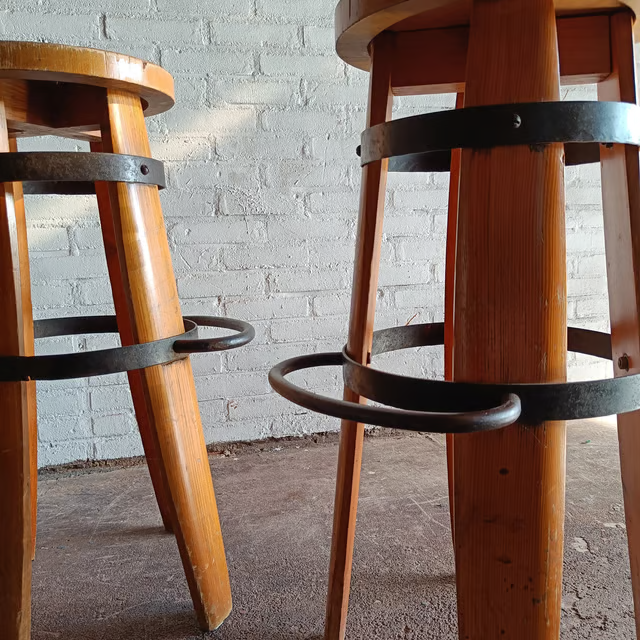 Barrel barstools 1970s, set-2 7.png
