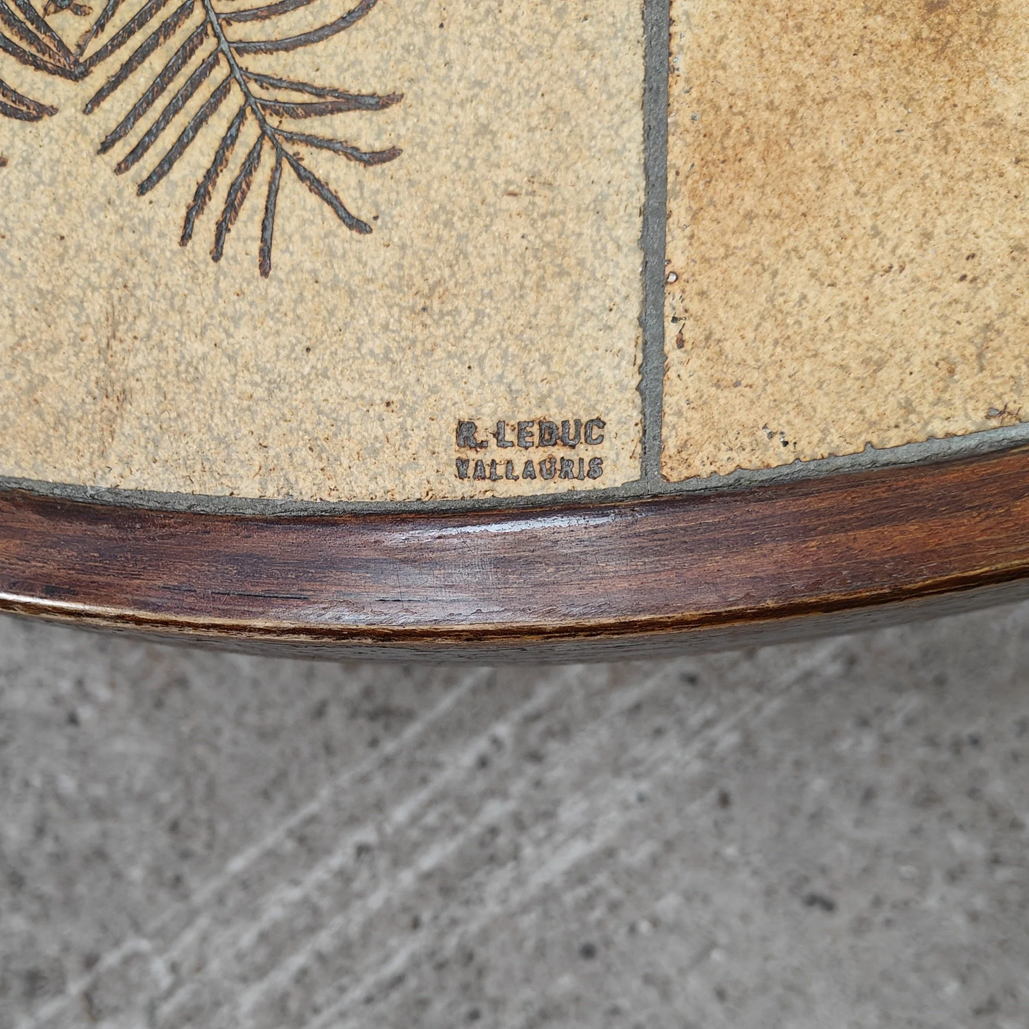 Franse salontafel Raymonde Leduc, Vallauris 4.jpg