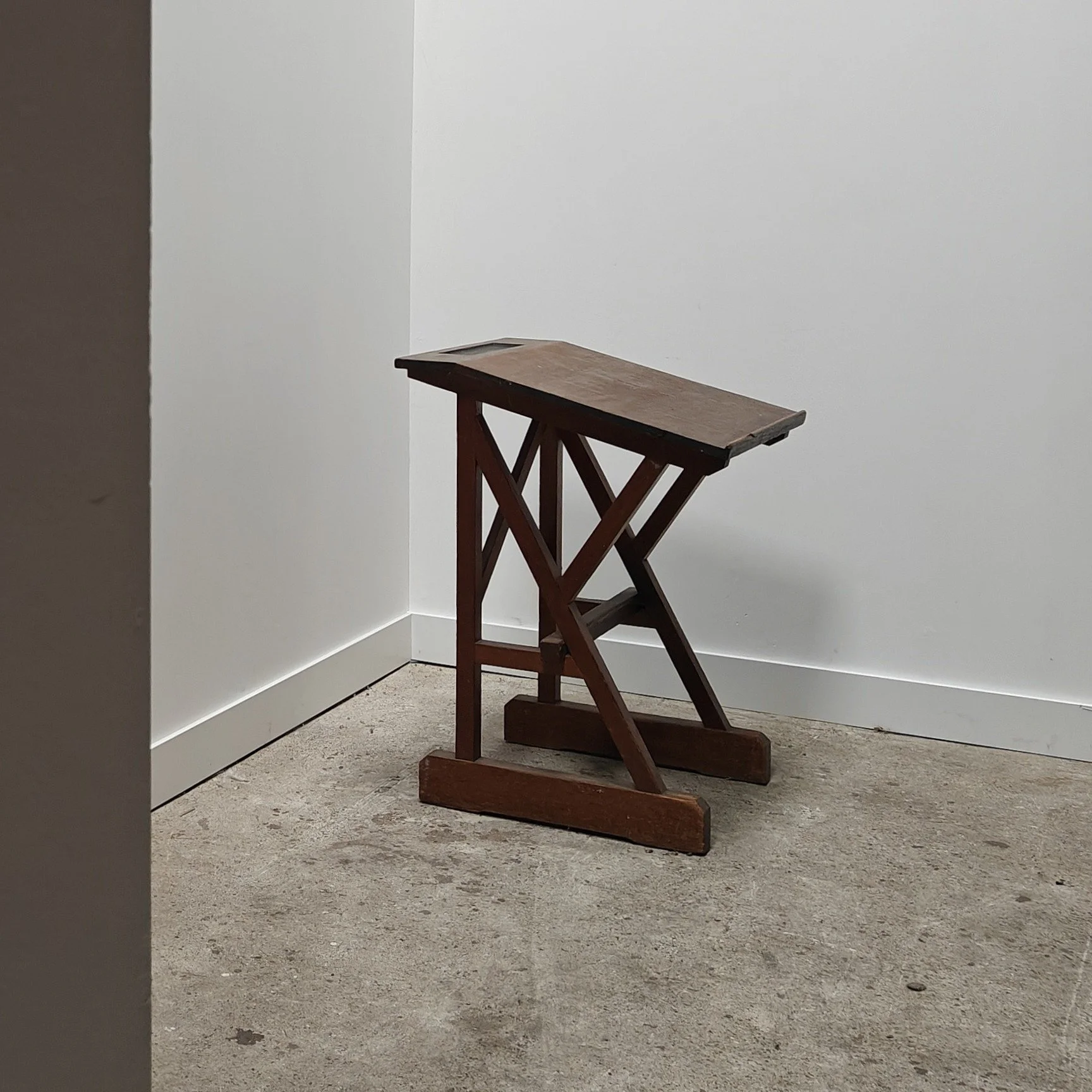 lectern with arts and crafts feel 2.jpg