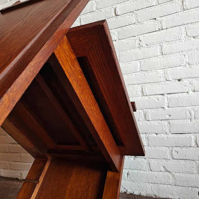 Modernist oak sidechair 7.png