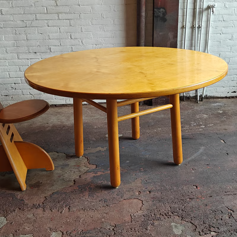 Round 1980s birch dining table 3.png