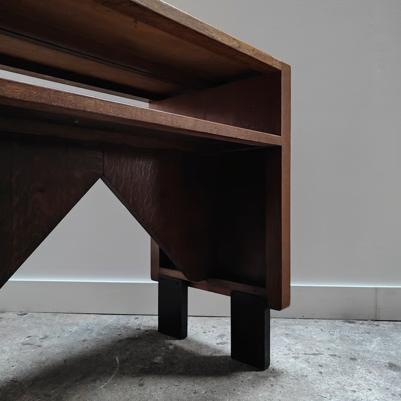 Amsterdam school console 6.png