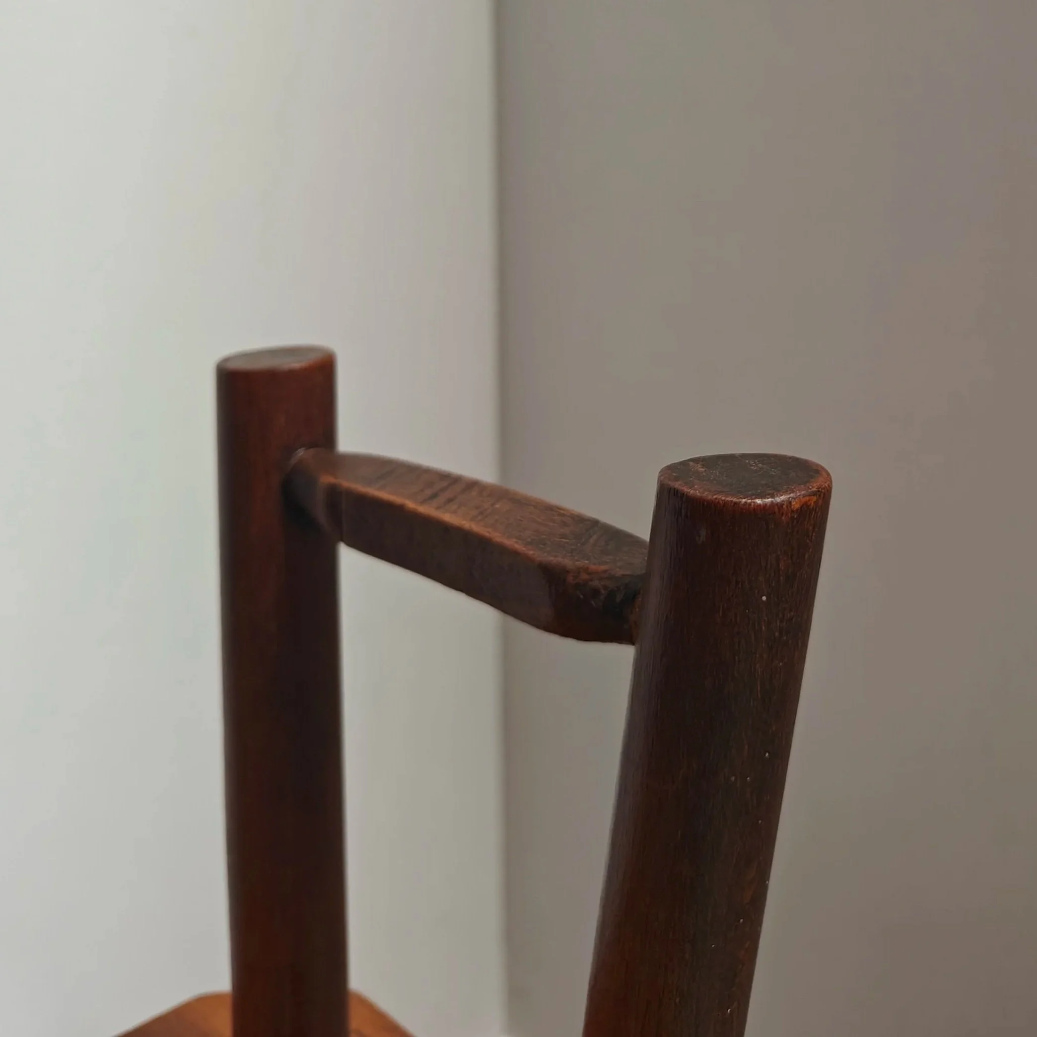 Small+stool+with+Asian+feel+4.jpg