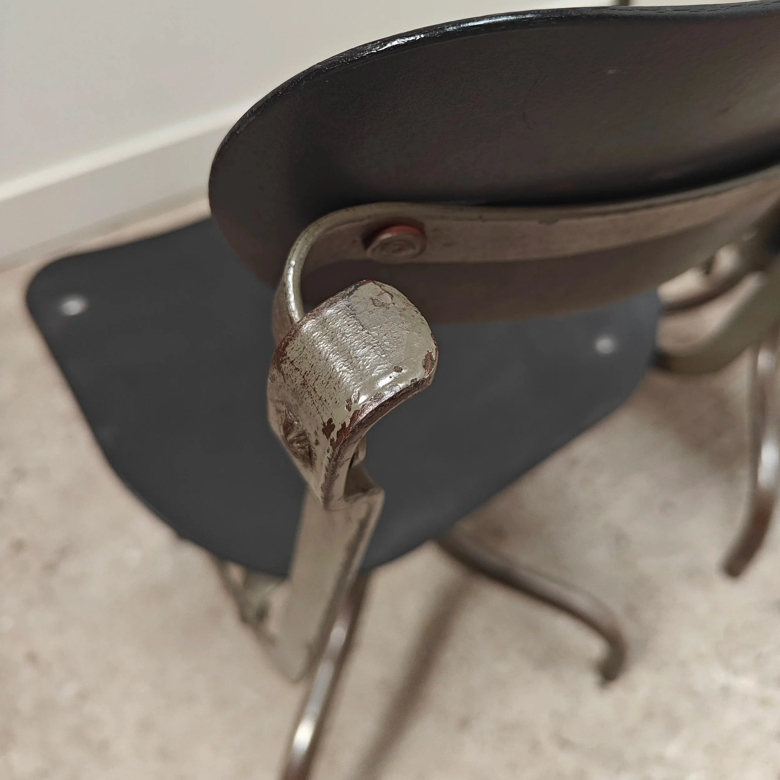 Tan+Sad+swivel+chair+set+21.jpg
